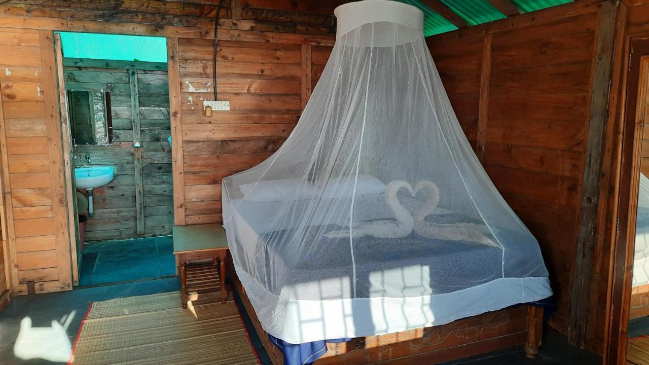 Saxony Huts Resort *